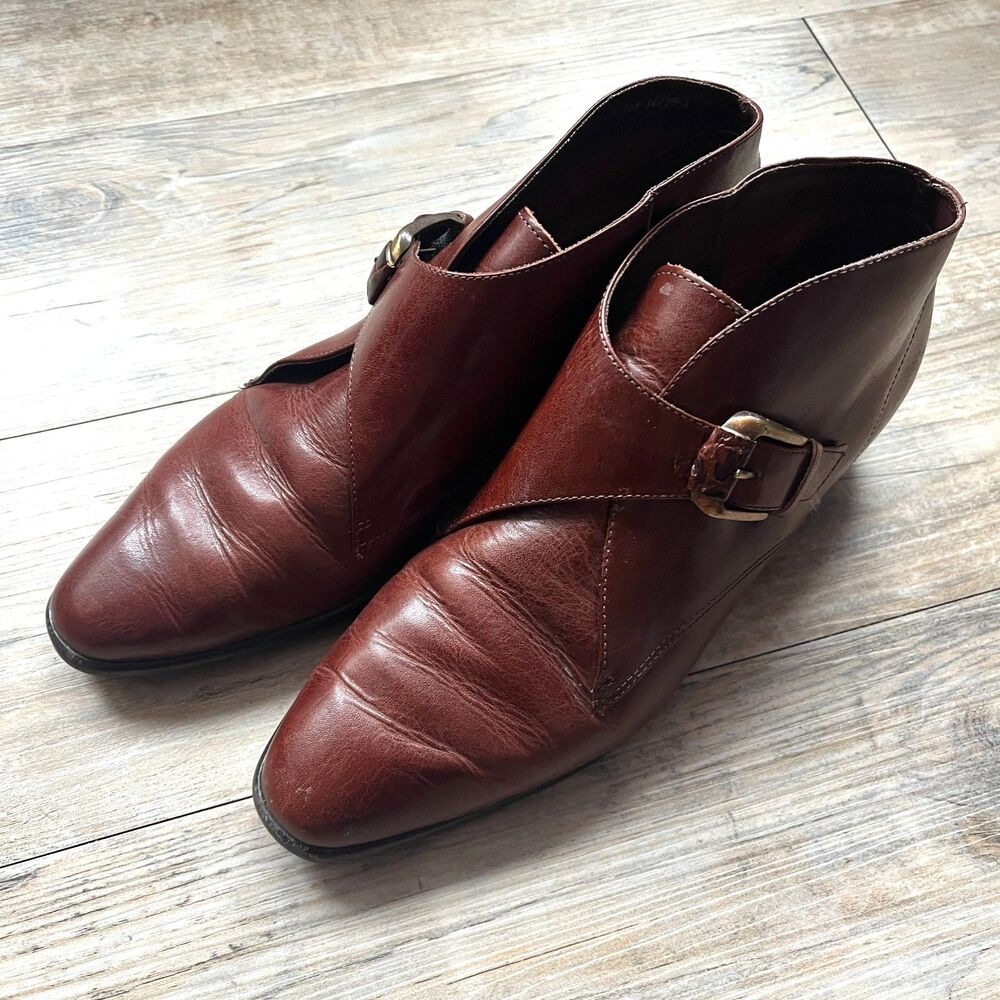 Hunt Club Allison Ankle Bootie 10M Buckle Strap Brown Red Heeled Point Toe Vtg